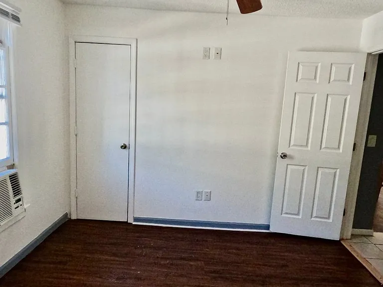 700 S Mitchell Dr #B — Photo 10