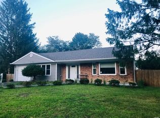 26 Steven Pl, Smithtown, NY 11787