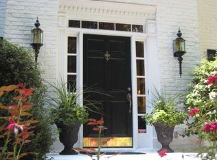 1720 Cox Rd, Roswell, GA 30075