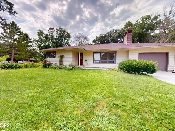 746 S Central St, Forest City, IA 50436