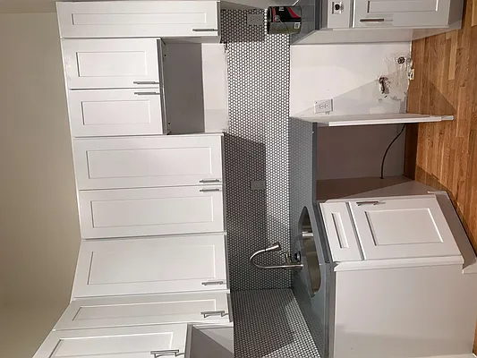 Rented by Chartwell Manhattan Realty | media 7