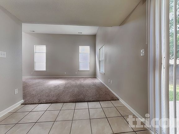 4th image of 644 Meadows Edge Ln