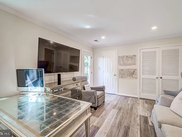 8 Carriage House Cir — Photo 19