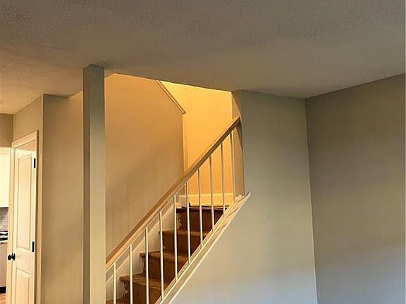 3rd image of 69 Ridge Rd Unit 2