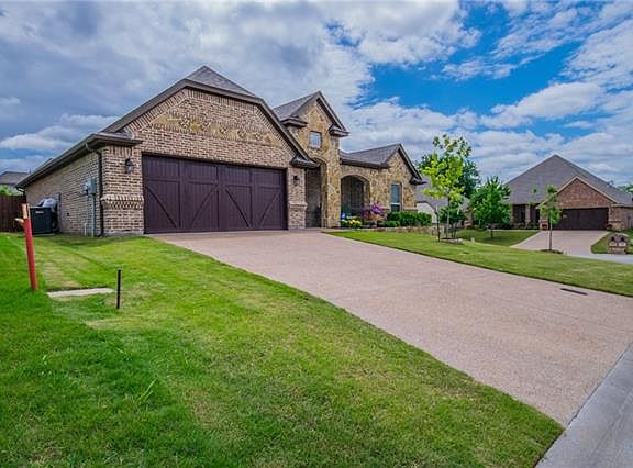 3rd image of 117 Troon Dr