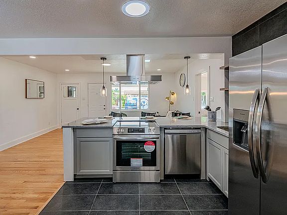 4th image of 2428 Floral Rd NW