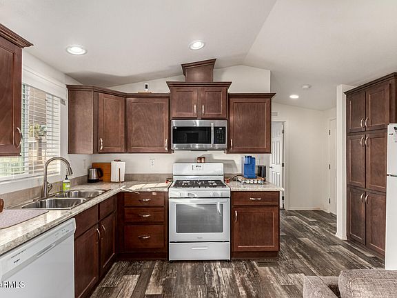 3rd image of 16225 N CAVE CREEK Road #85