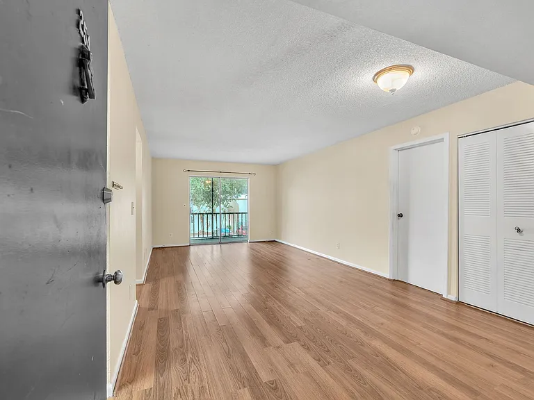801 Russell Ln #254 — Photo 5