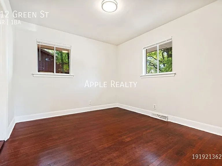 312 Green St — Photo 9