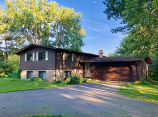 7705 E Rockton Rd, Roscoe, IL 61073