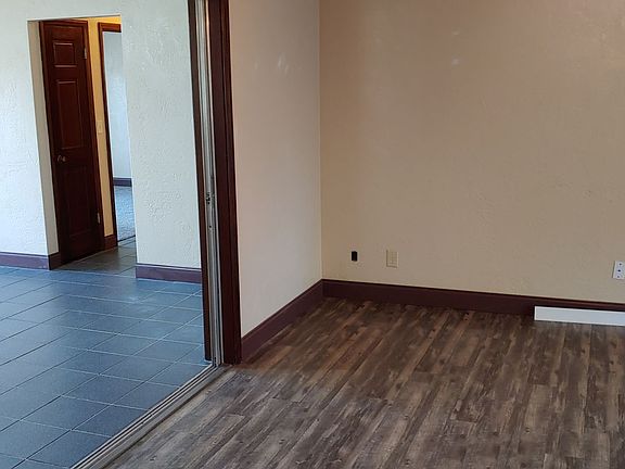 3rd image of 1188 W Hancock Dr