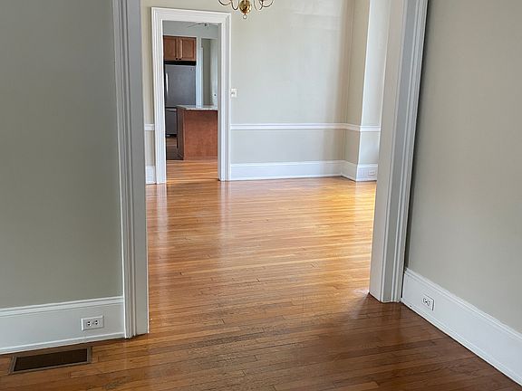 3rd image of 657 Park Dr NE House 1