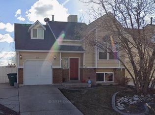 1375 W Countrywood Ln, West Jordan, UT 84088