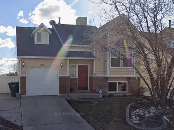 1375 W Countrywood Ln, West Jordan, UT 84088