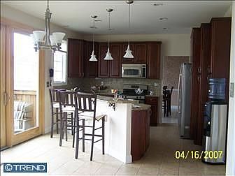 3rd image of 18 Florence Dr