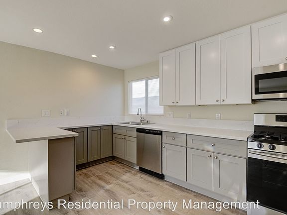 2nd image of 1211 Oliver Ave