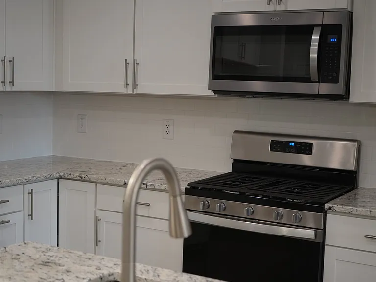 152 Abbots Mill Dr — Photo 2