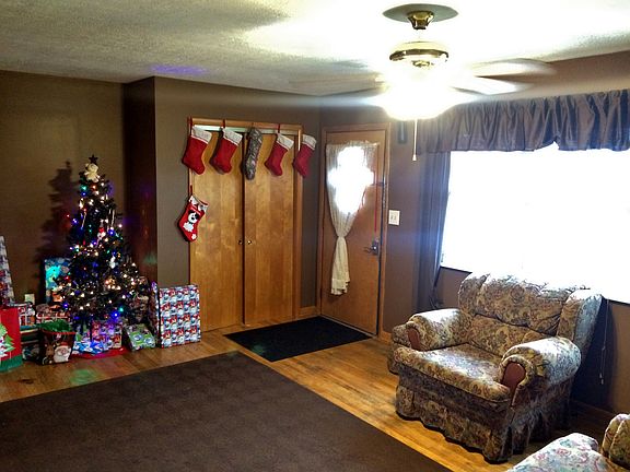 5th image of 1580 Lois St