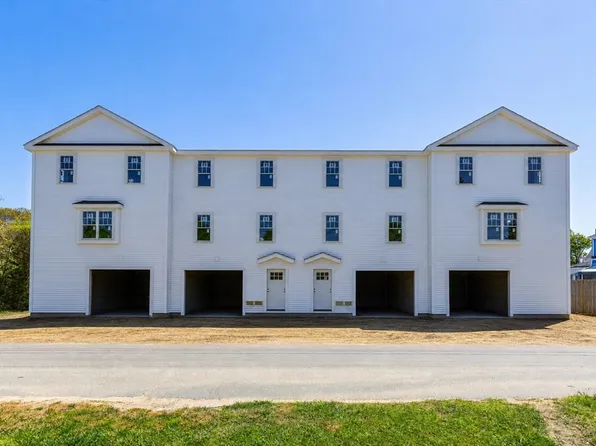 10 Harrison Ave #4, Buzzards Bay, MA 02532