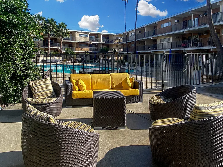 The Diplomat Apartments — Photo 6