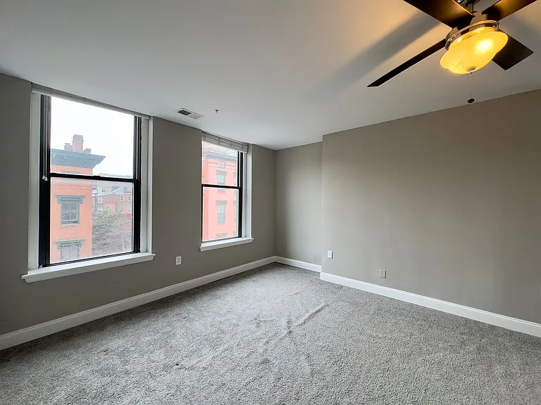 Apartment Units with In-Unit Laundry in Mt Vernon, Baltimore, MD! — Photo 14