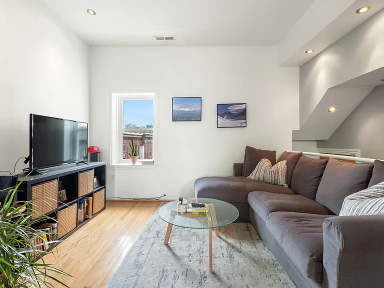 2103 Green St #3F — Photo 3