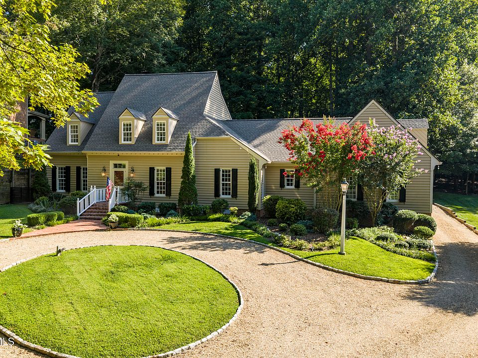 1st image of 4025 Lakewood Dr