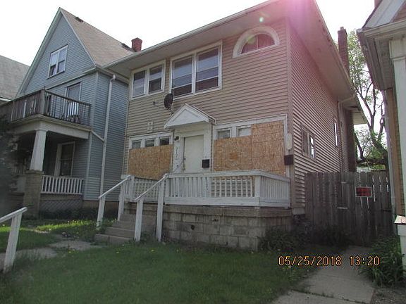 2nd image of 3167 N Richards St