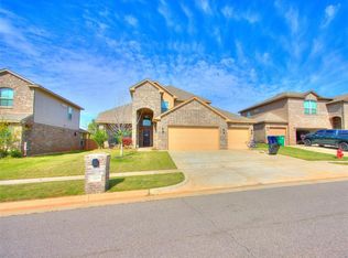 3601 Molly Dr, Yukon, OK 73099