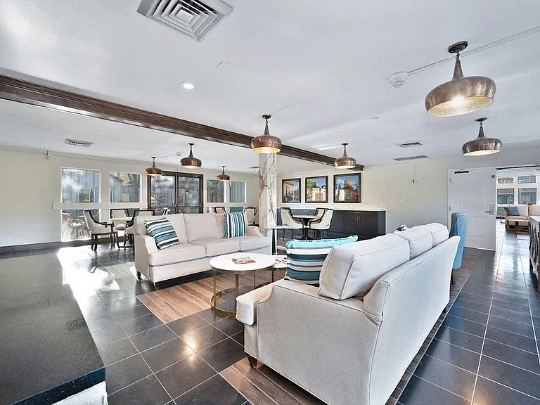 The Crest at Citrus Heights (55+) — Photo 19