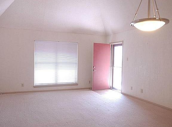 4th image of 4433 Stanton St #411
