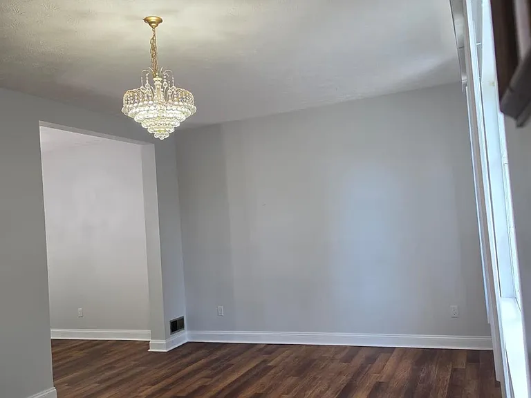 5825 Lamont Dr — Photo 3