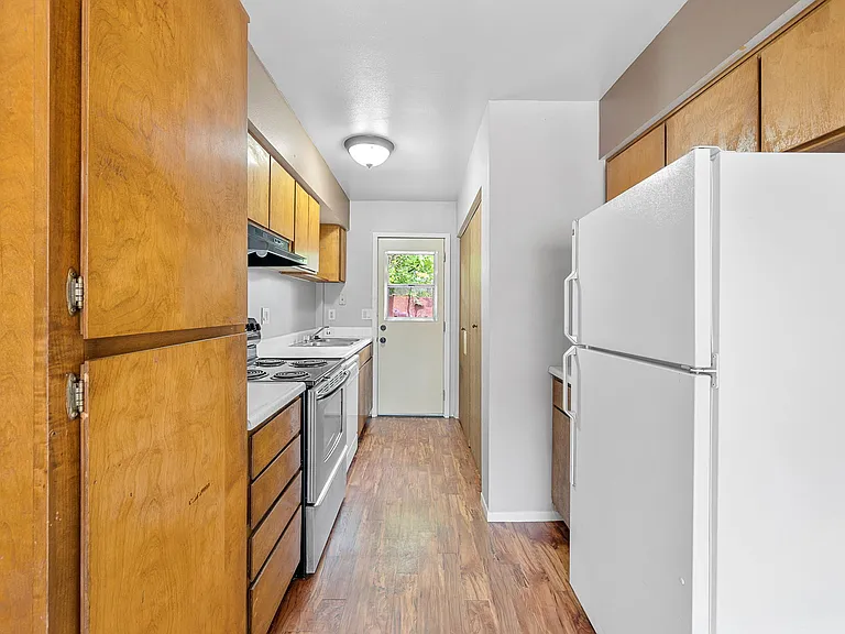 201 E Aubrey St — Photo 4