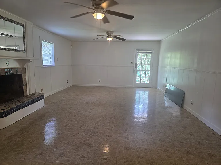 15 Burbank Blvd — Photo 7