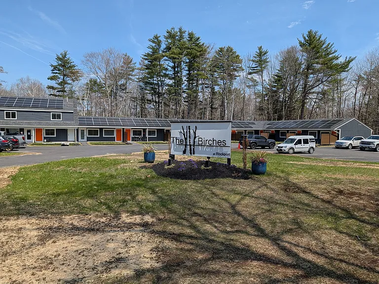 242 Commercial St — Photo 5