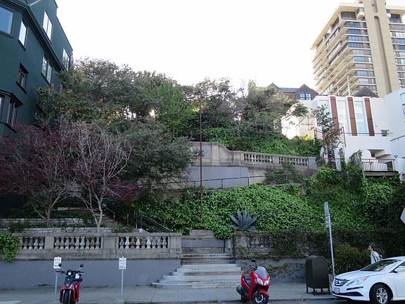 3rd image of 988 Broadway