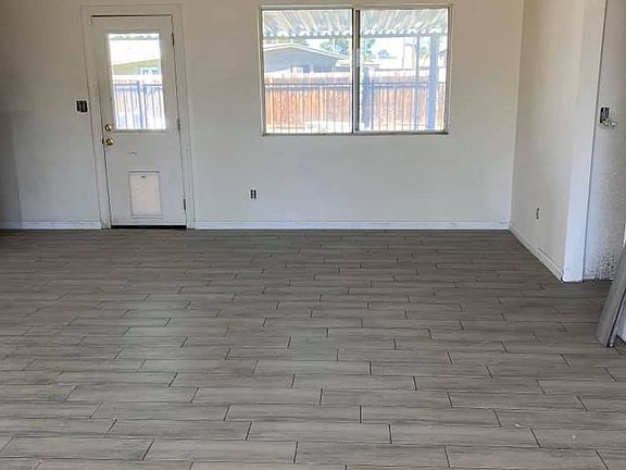 4th image of 3202 W Sweetwater Ave