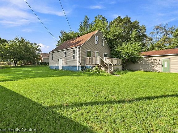 3rd image of 3148 Carr St