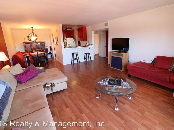 4th image of 5454 Zelzah Ave APT 304