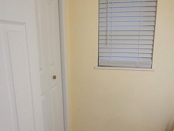 0.5 bathroom in first floor