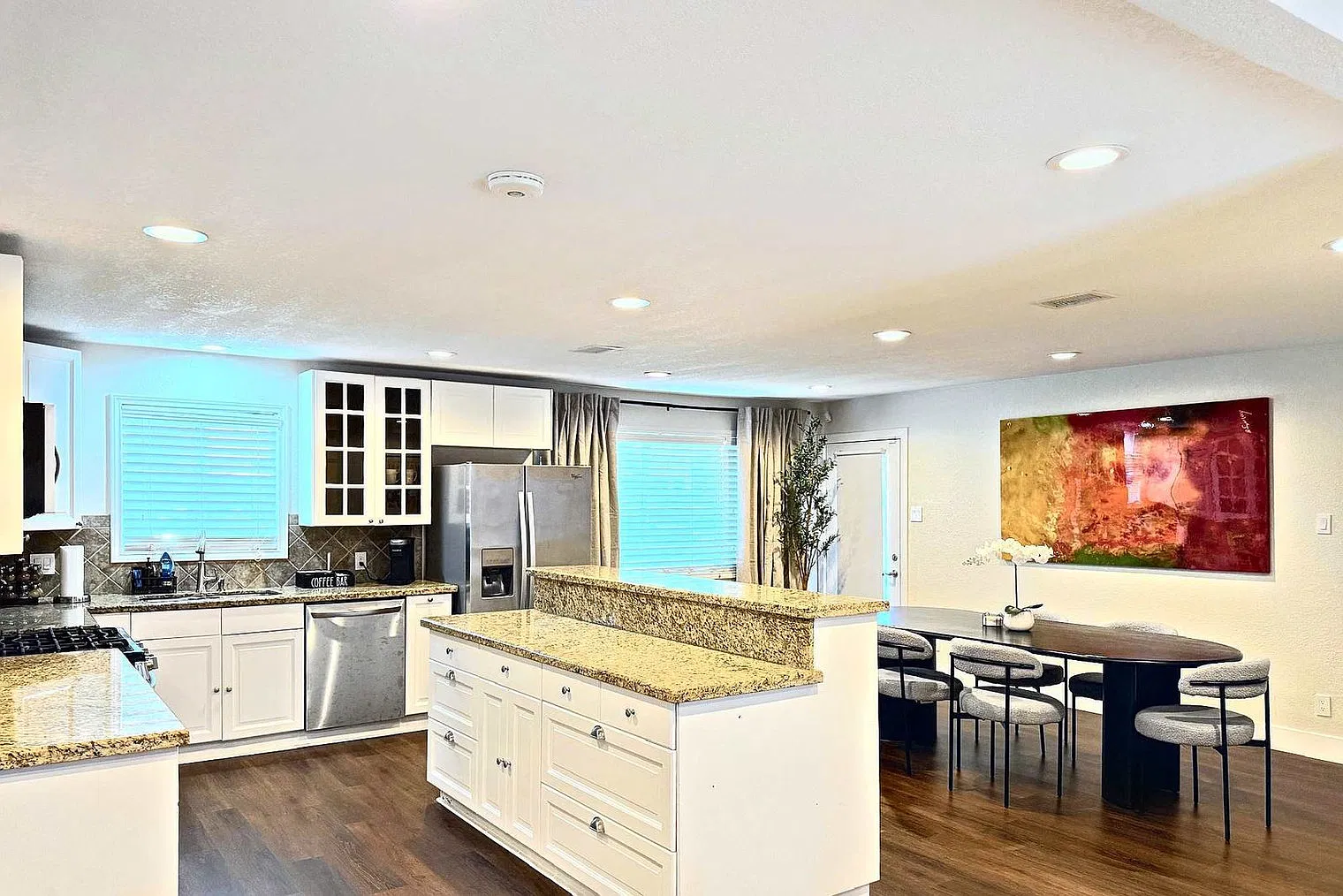3 bed, 2.0 bath, 1797 sqft, $6,200 — Photo 2