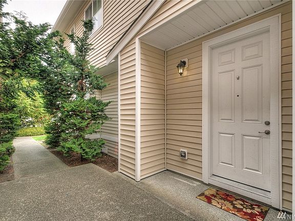 3rd image of 2629 Bronson Ave