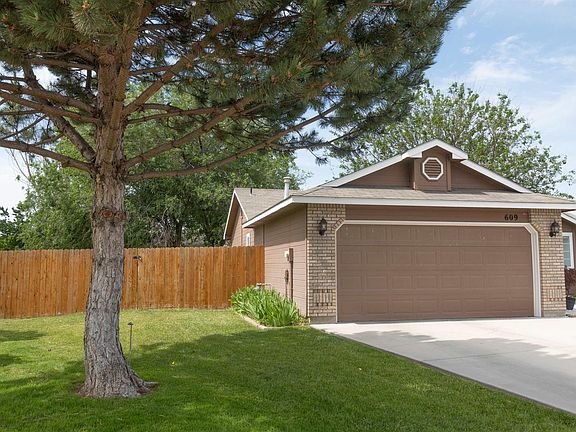3rd image of 609 Stony Meadow Dr