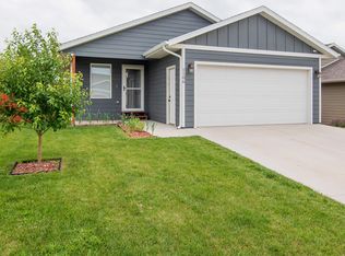 1106 Diamond Ridge Blvd, Rapid City, SD 57703