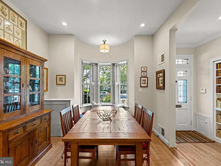 2426 I St NW — Photo 15