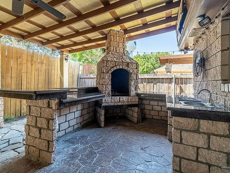 919 Hill Country Rd — Photo 14
