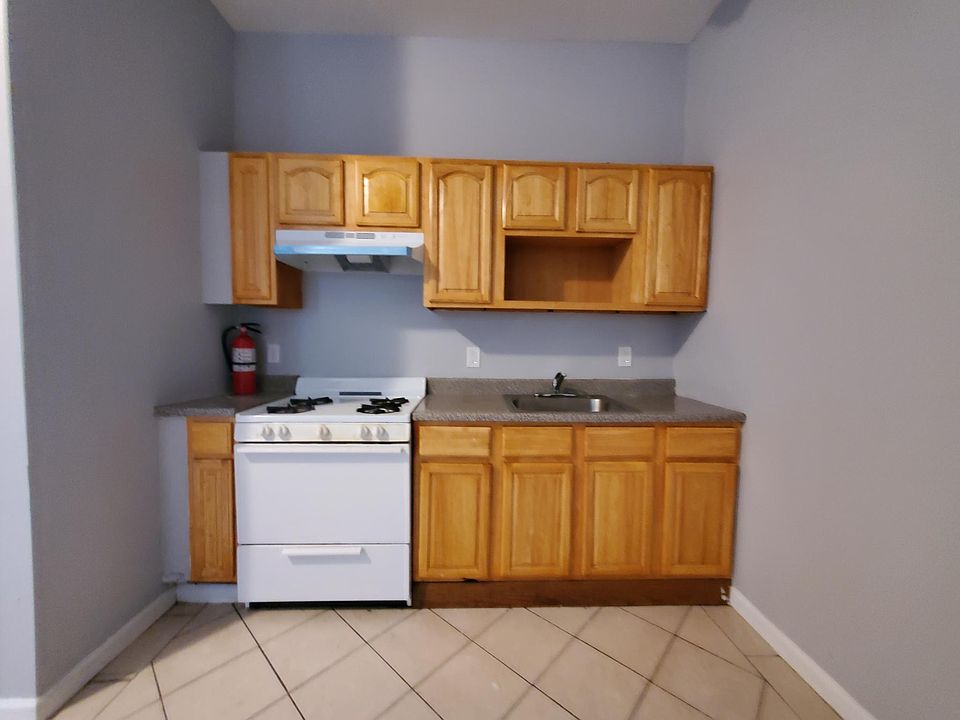 1st image of 16 Willoughby St #1A