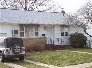 5 Cheryl Rd, Massapequa, NY 11758