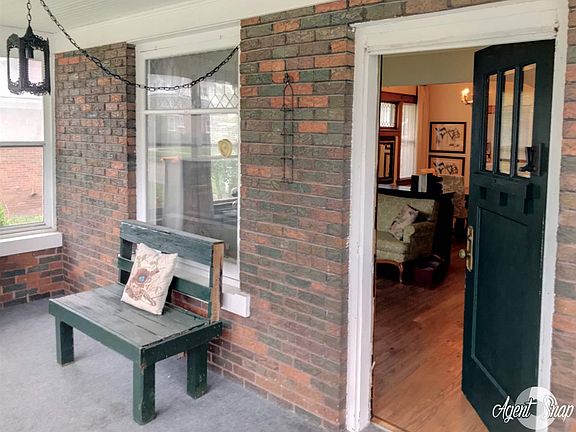 5th image of 806 E Losey St