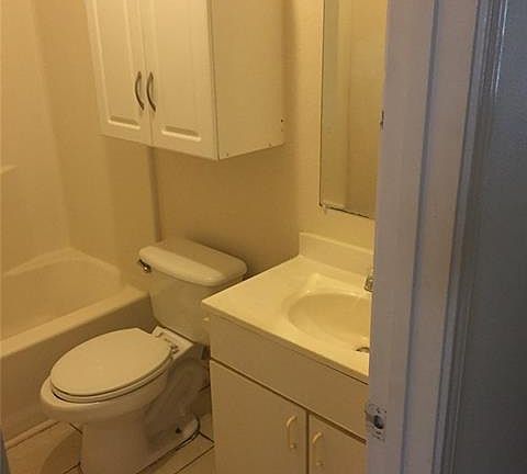 5th image of 433 Casie Ct